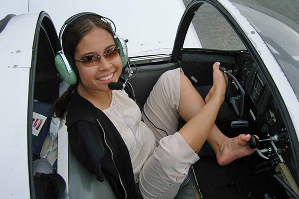 Джессика Кокс   первый в мире пилот без рук 13